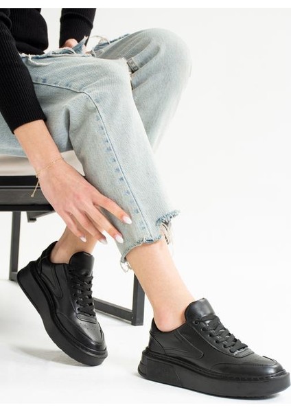 Siyah (Siyah Taban) Bağcıklı Günlük Hafif Taban Kadın Sneaker