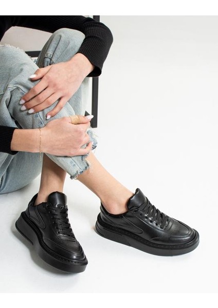 Siyah (Siyah Taban) Bağcıklı Günlük Hafif Taban Kadın Sneaker fiyatları