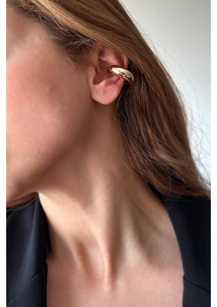 Geçirmeli Kalın Boru Chunky Gold Renk Kıkırdak Küpe