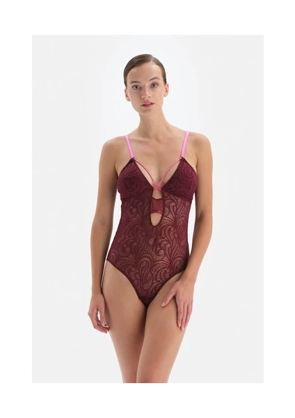 Vişne Dekolteli Dantelli Bodysuit