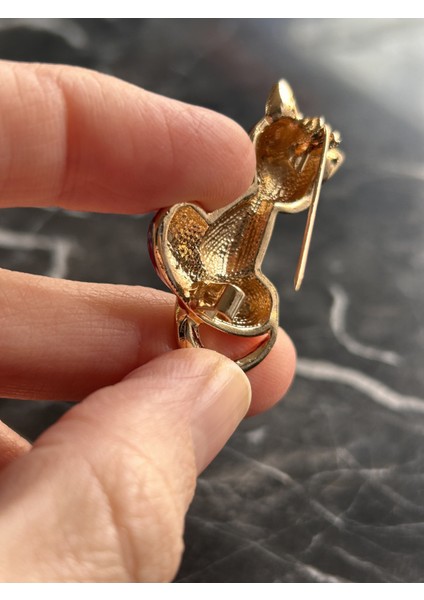 Kırmızı Taşlı Kedi Hediye Iğneli Çelik Kadın Broş modelleri