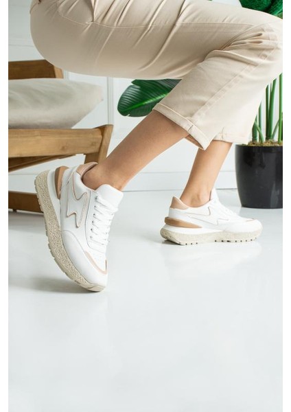 Beyaza Bej Günlük Iç Taban Kadın Sneaker modelleri