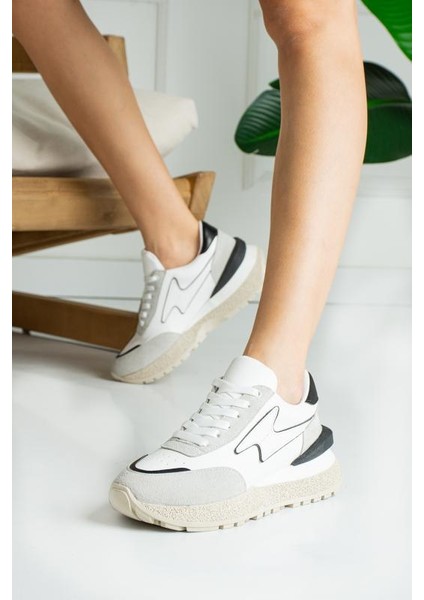 Beyaza Siyah Günlük Iç Taban Kadın Sneaker