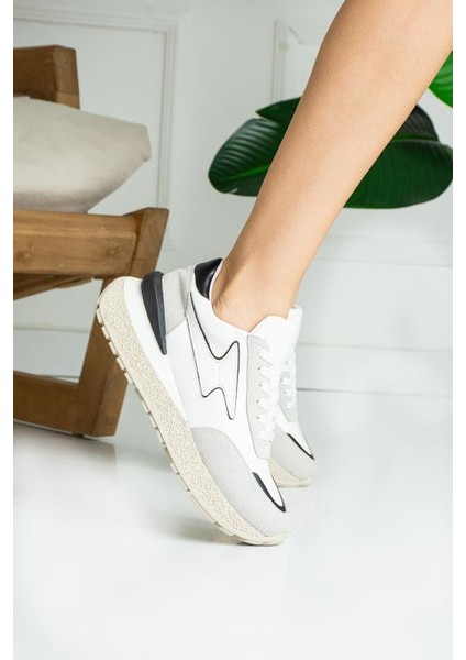 Beyaza Siyah Günlük Iç Taban Kadın Sneaker fiyatları
