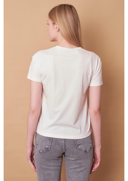 Kadın Sıfır Yaka Kırışmaz Span Karışımlı Şık Kısa Kol Likralı T-shirt Bluz-Krem indirimleri