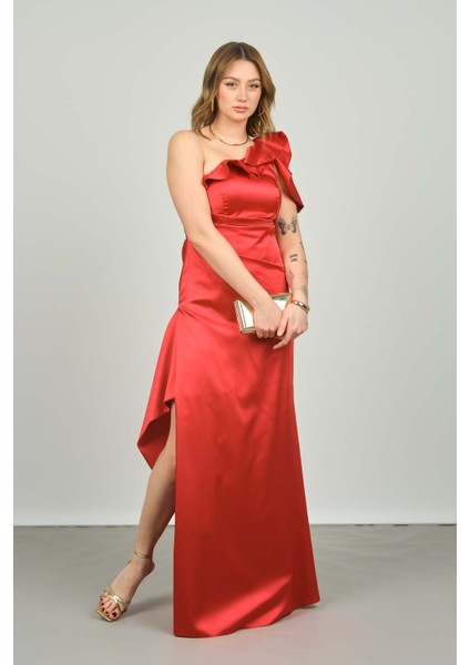 Kadın Tek Omzu ve Kolu Volanlı Saten Abiye Elbise 1833 Kırmızı