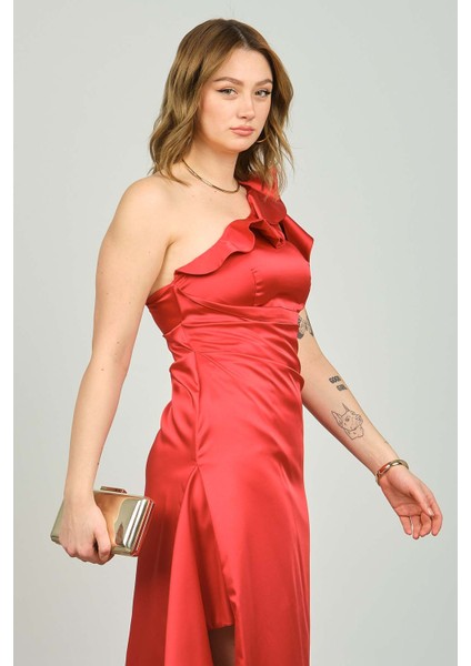 Kadın Tek Omzu ve Kolu Volanlı Saten Abiye Elbise 1833 Kırmızı fiyatları