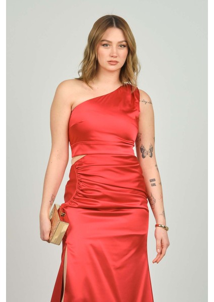 Kadın Tek Omuz Derin Yırtmaçlı Saten Abiye Elbise 1873 Kırmızı modelleri