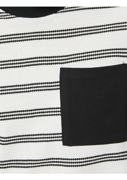 Cep Detaylı Tişört Bisiklet Yaka Kısa Kollu modelleri