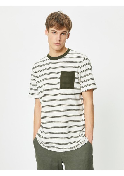 Cep Detaylı Tişört Bisiklet Yaka Kısa Kollu fiyatları