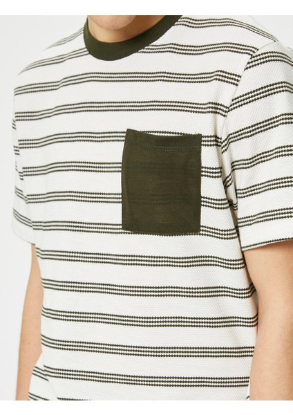 Cep Detaylı Tişört Bisiklet Yaka Kısa Kollu fırsatları