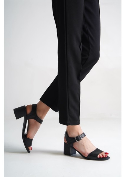 Deri Siyah Kadın Topuklu Ayakkabı TMD4061 modelleri