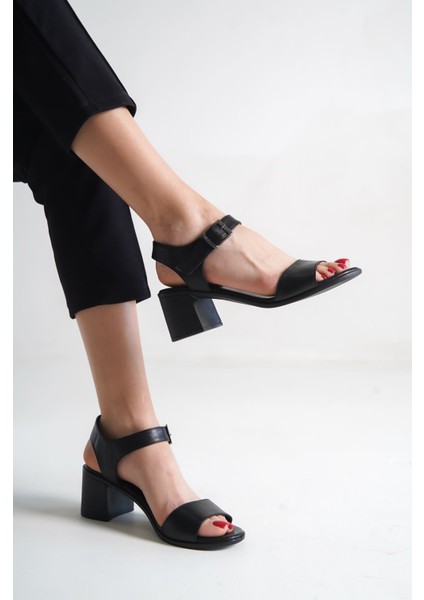 Deri Siyah Kadın Topuklu Ayakkabı TMD4061 fırsatları