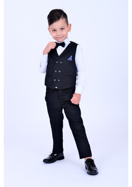 Siyah Mendil Detaylı Erkek Çocuk Smokin Takım