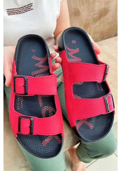 Çift Tokalı Yumuşak Tabanlı Günlük Terlik