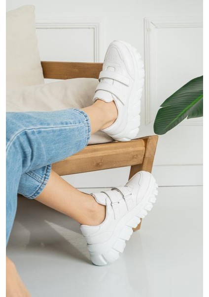Beyaz Cırtlı Günlük Taban Kadın Sneaker fırsatları
