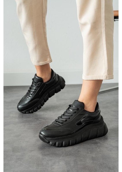 Siyah Bağcıklı Günlük Taban Kadın Sneaker