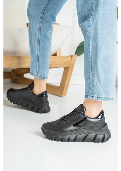 Siyah Bağcıklı Günlük Taban Kadın Sneaker