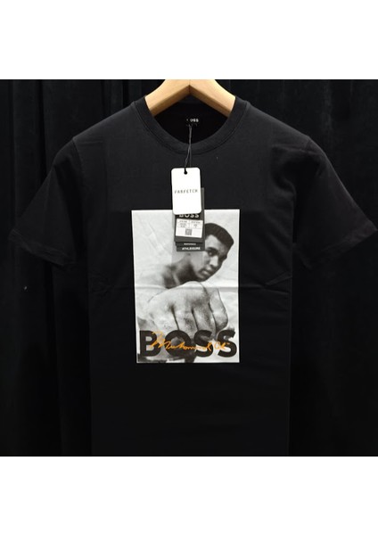Göğüsde Muhammed Ali Boss Baskılı Sırt Kısmında T_goat Yazılı T-Shirt