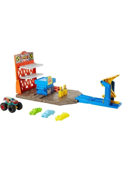KTYRA52 HFB12 Monster Trucks Patlama Istasyonu Oyun Seti , Hot Wheels Monster Trucks