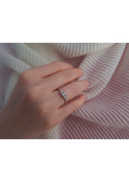 G Renk 0,42 Karat Pırlanta Tria Yüzük 0404R0278 fırsatları