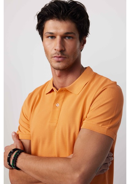 Erkek Slim Fit Dar Kesim Pamuk Düz Pike Yavruağzı Renk Polo Yaka Tişört fiyatları