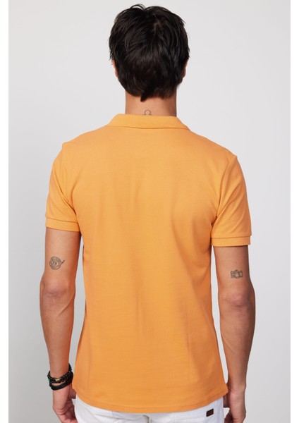 Erkek Slim Fit Dar Kesim Pamuk Düz Pike Yavruağzı Renk Polo Yaka Tişört indirimleri