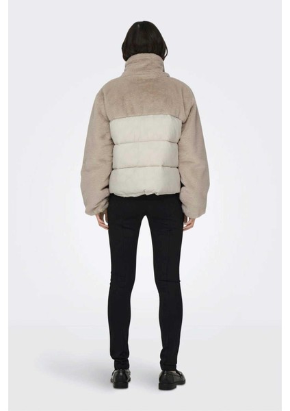 15292945 Ustu Puflu Fermuarlı Mont fırsatları