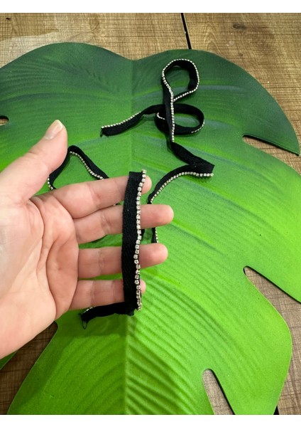 En 1 cm Zirkon Taşlı Siyah Şerit Dikiş Giyim Aksesuarı 1 Metre