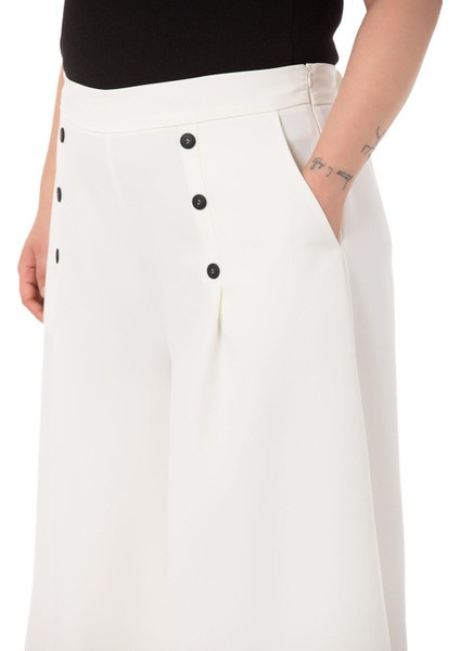 Büyük Beden Düğme Detaylı Geniş Paça Fermuarlı Beyaz Pantolon fırsatları