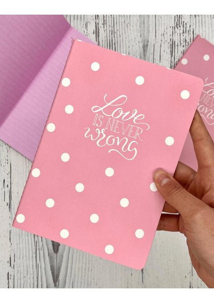 Çizgili Puantiyeli Içi ve Dışı Pembe Defter 40 Yaprak