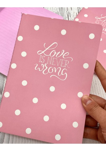 Çizgili Puantiyeli Içi ve Dışı Pembe Defter 40 Yaprak fırsatları