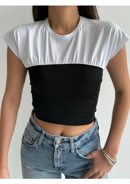 Ortası Büzgü Detaylı Crop T-Shirt