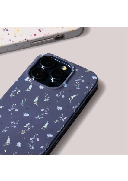 iPhone 15 Pro Max Uyumlu Kılıf Mini Çayır Çiçekleri Desenli Coehl Prairie Kapak Lacivert