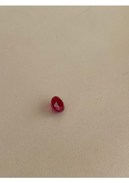 Faset Kesim Kırmızı Safir Taşı 3,2 Karat