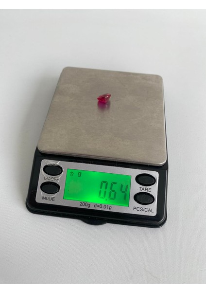 Faset Kesim Kırmızı Safir Taşı 3,2 Karat