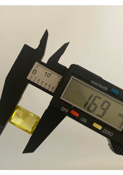 Faset Kesim Sarı Safir Taşı 26 Karat