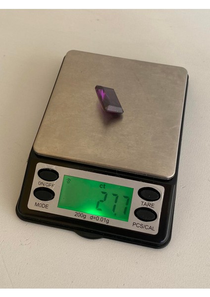 Faset Kesim Mor Safir Taşı 27,5 Karat