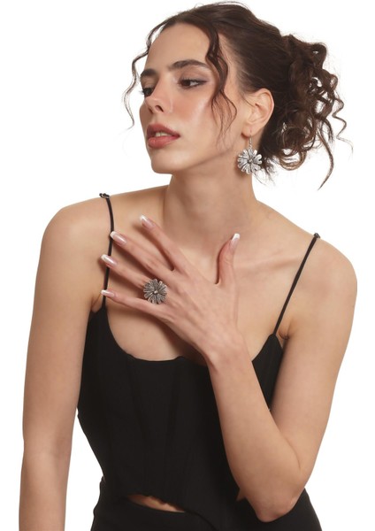Kadın Antik Gümüş Kaplama Çiçek Formlu Sallantılı Model Küpe&yüzük Set