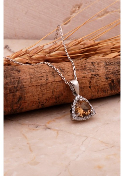 Renk Değiştiren Sultan Taşlı Üçgen Rodyumlu Gümüş Kolye 7964