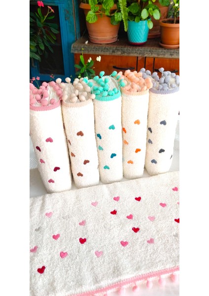 Annem Çeyizlik 50X90 Cm. Bukle Dokulu Yeni Trend Kalp ve Çiçek Nakışlı El, Yüz Havlusu (6.lı Set) modelleri