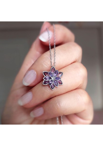 925 Ayar Gümüş Mor Taşlı Rodyumlu Lotus Çiçeği Kolye