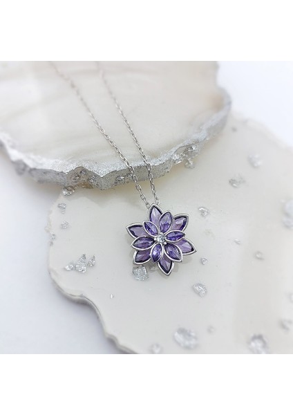 925 Ayar Gümüş Mor Taşlı Rodyumlu Lotus Çiçeği Kolye