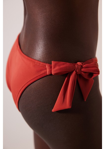 Brazilian Dokulu Ve Dantelli Çok Renkli Bikini Altı fiyatları