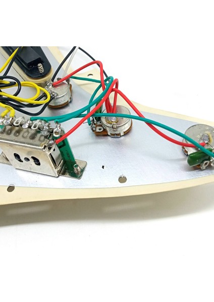 Elektro Gitar Pickguard Manyetikler Yüklü Önceden Kablolanmış Çizik Plaka Düzeneği Sss Sarı (Yurt Dışından) indirimleri