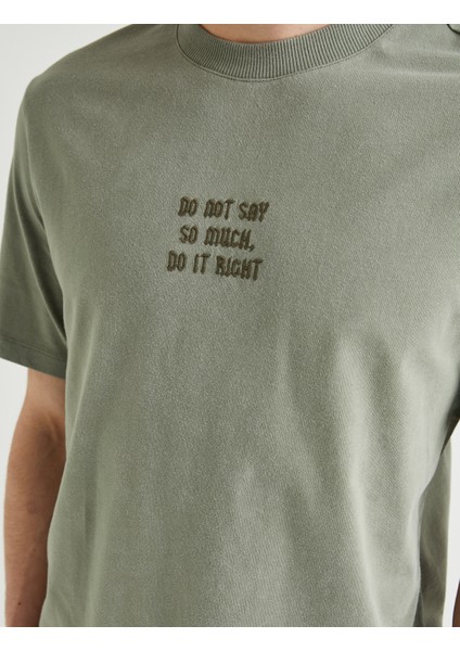 Slogan Işlemeli Tişört Yıkamalı Bisiklet Yaka Kısa Kollu indirimleri