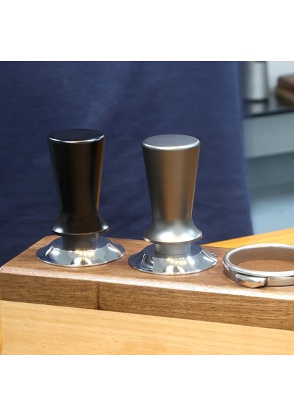 Gümüş 51MM Stili Delonghi Düz Taban Için Kahve Sabotaj Paslanmaz Çelik Espresso Tozu Çekiç Barista Araçları Için Kahve Aksesuarları (Yurt Dışından) fırsatları
