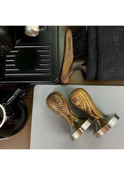 Altın Sandal Ağacı Stili 53 mm Kahve Sabotaj Altın Sandal Ağacı Sap 304 Paslanmaz Çelik Kahve Tozu Çekiç Espresso Cafe Araçları Barista (Yurt Dışından) indirimleri