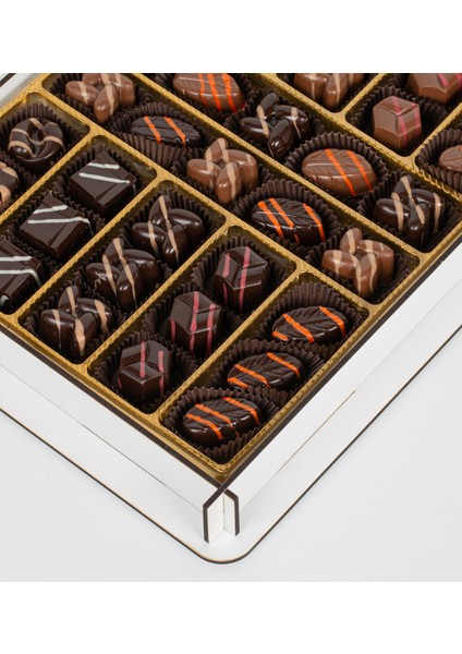 Kişiye Özel Ahşap Kutulu ve Kişiye Özel Nişan-Söz Çikolatası 40 Adet modelleri