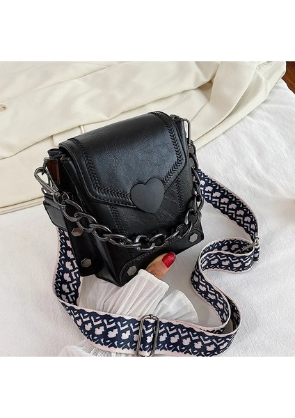 Siyah Stil Çanta Kadın Yeni Kore Tarzı Retro Kalp Şeklinde Kilit Cep Telefonu Kadın Çantası Çivili Omuz Çantası Kadın Messenger Çanta (Yurt Dışından) fiyatları